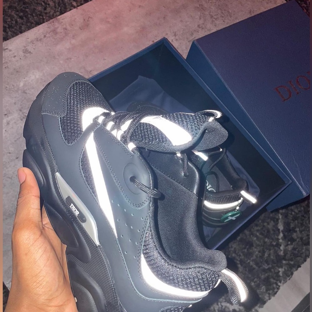 Dior B22 Size 8,